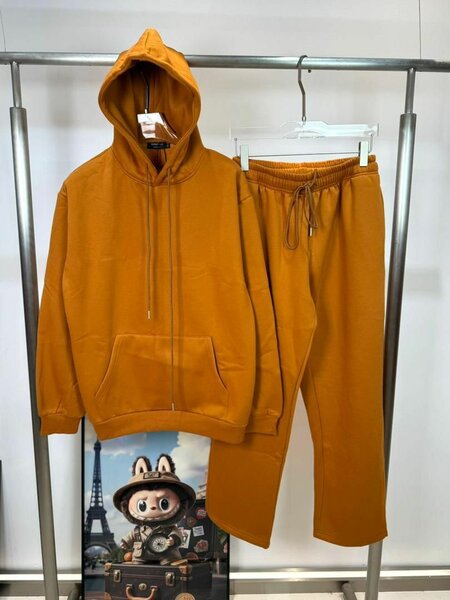 Ensemble jogging à capuche