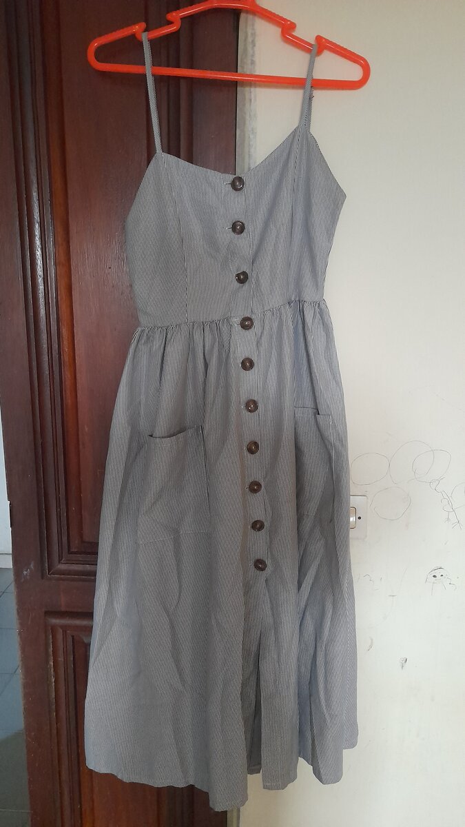 Robe d'été à boutons à rayures