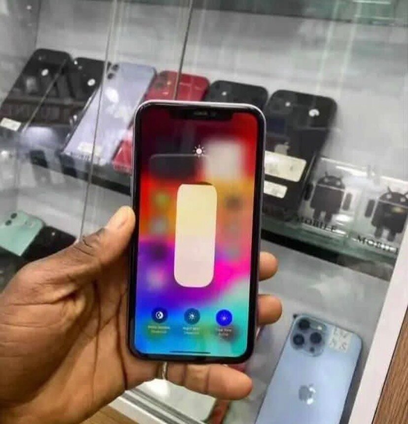 iPhone 11 64GB Violet