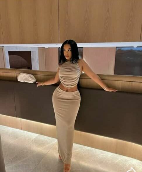 Ensemble crop top et jupe longue beige