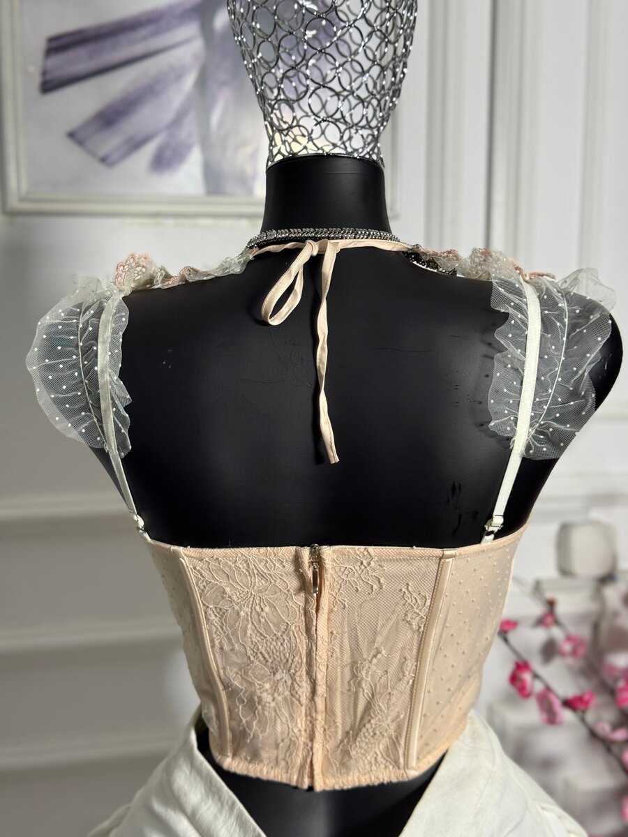 Corset à dentelle élégante