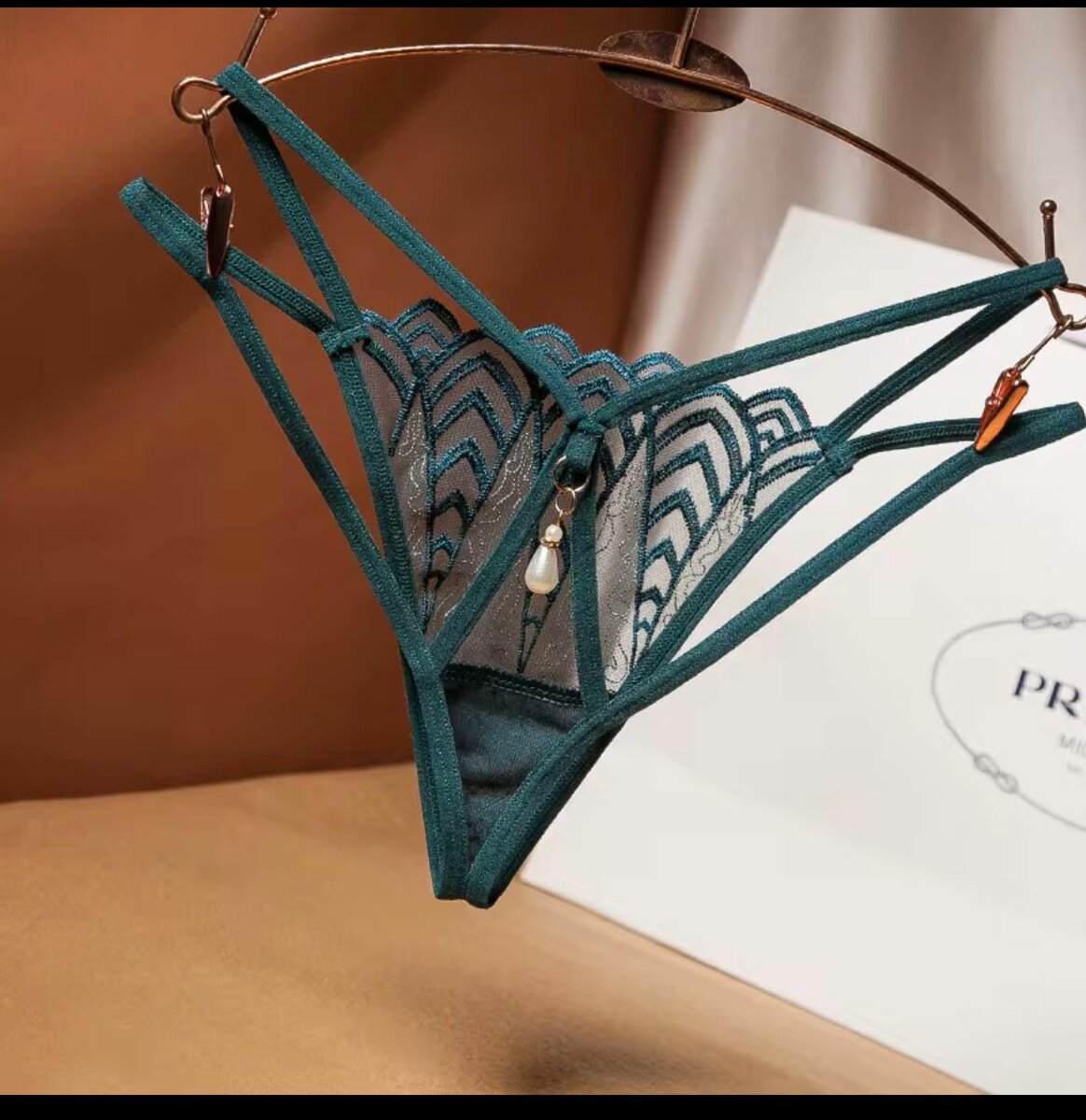 Élégantes Culottes en Dentelle