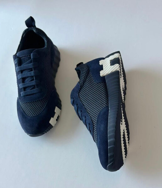 Baskets bleues respirantes