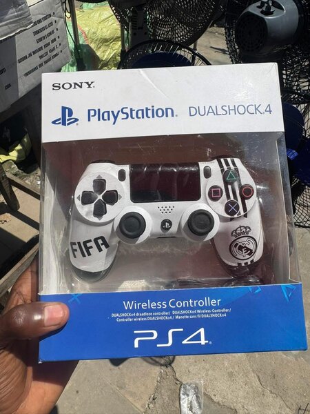 Manette PS4 Real