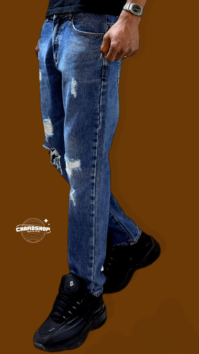 Jeans déchirés modernes