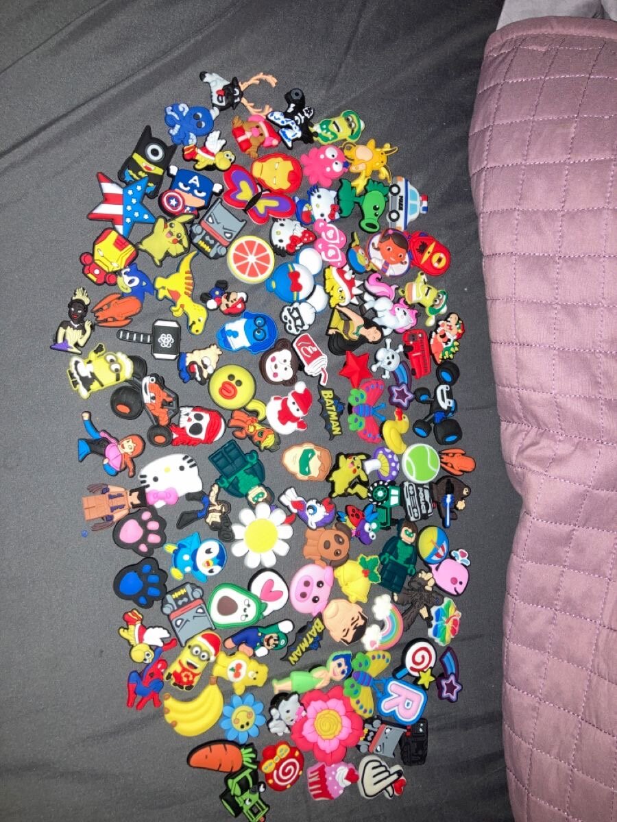 Bijoux de crocs le paquet