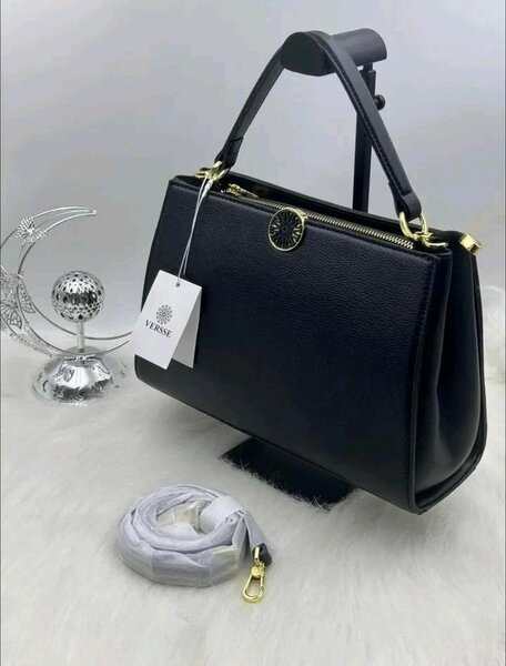 Sac à main élégant en cuir noir