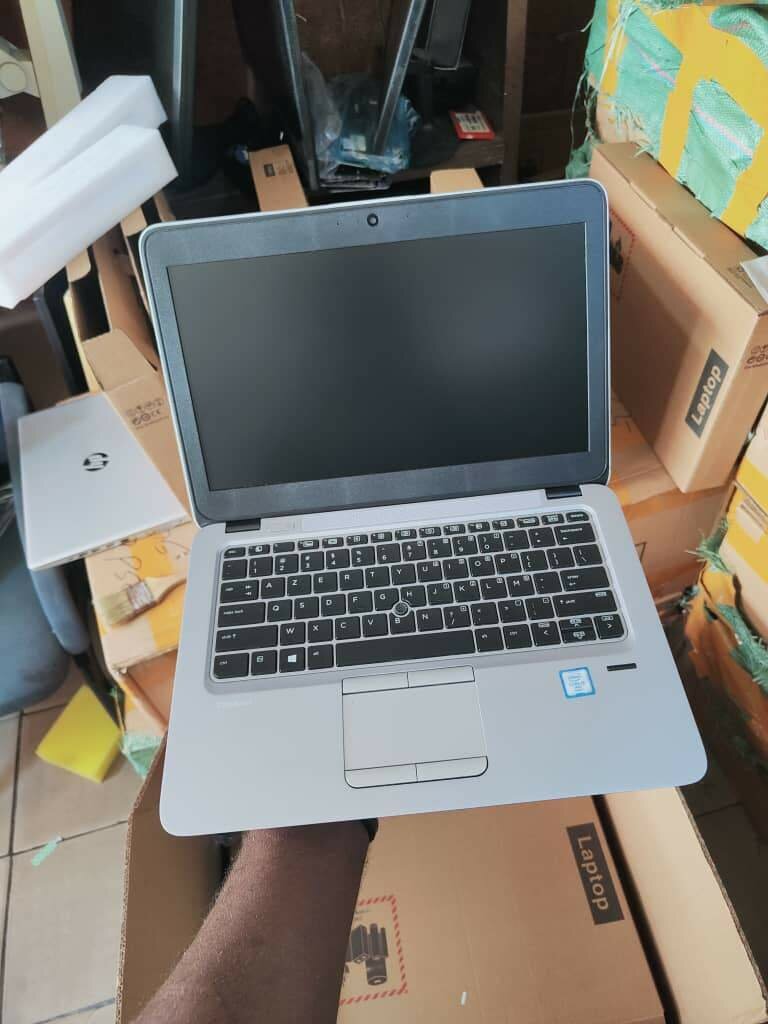 HP EliteBook 820 G3