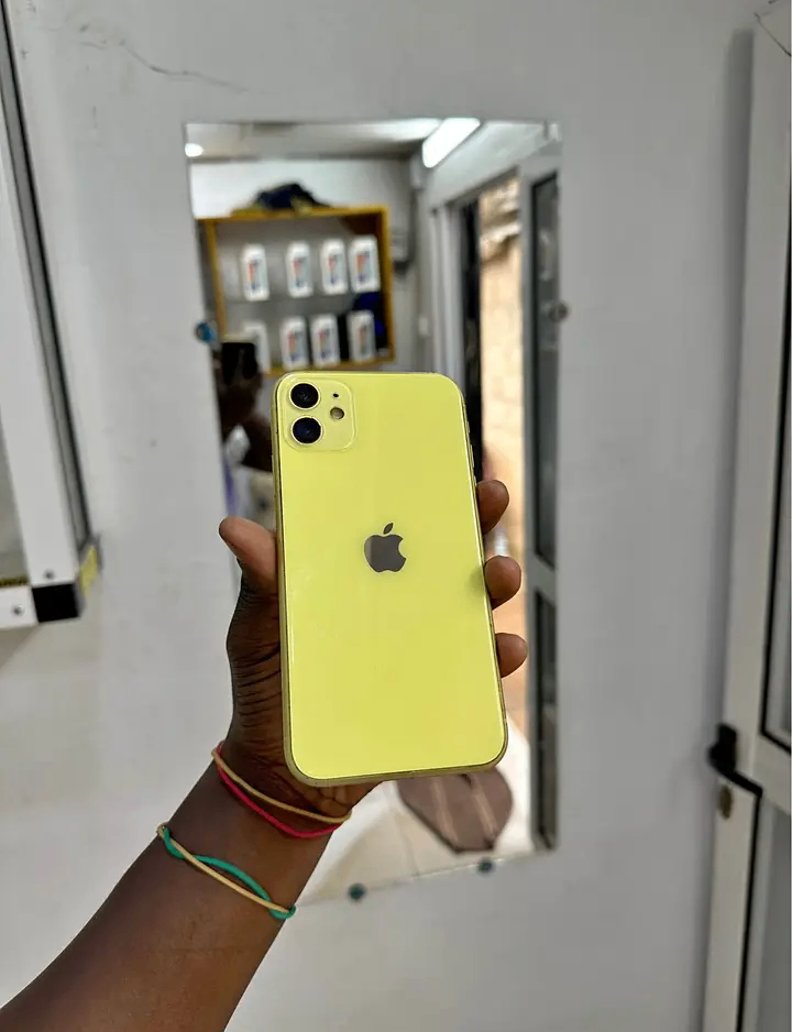 iPhone 11 Jaune