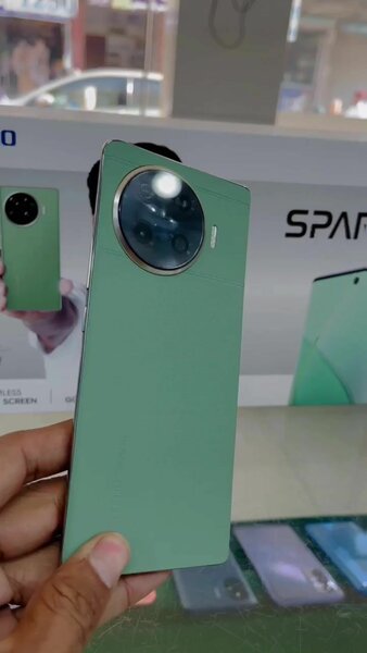 Tecno Spark 20 Pro+ Vert