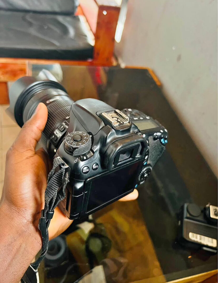 Appareil photo reflex Canon