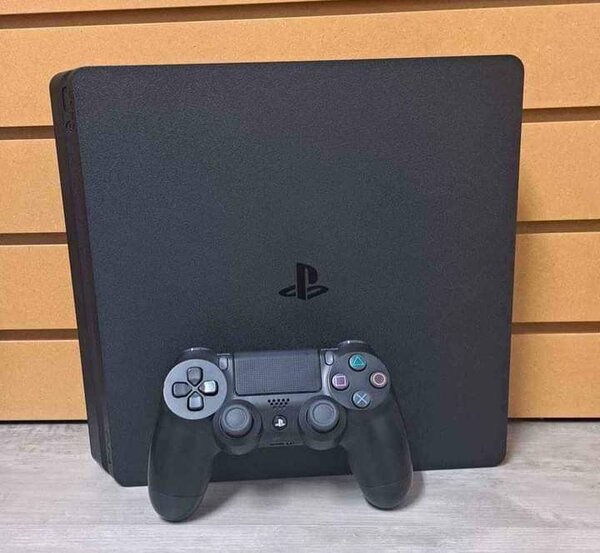 PS4 Slim 500G 10 jeux installé