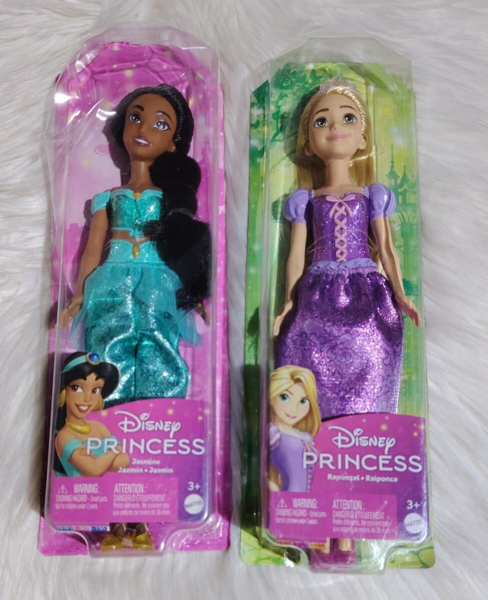 Poupées Disney et Barbie