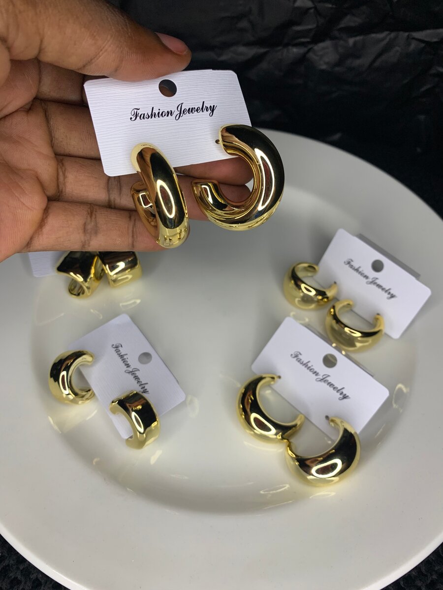 Boucles d'oreilles dorées élégantes