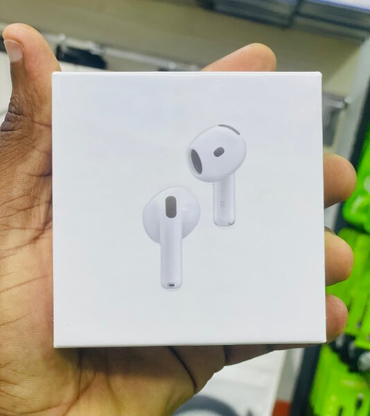 Apple AirPods 4 ANC
