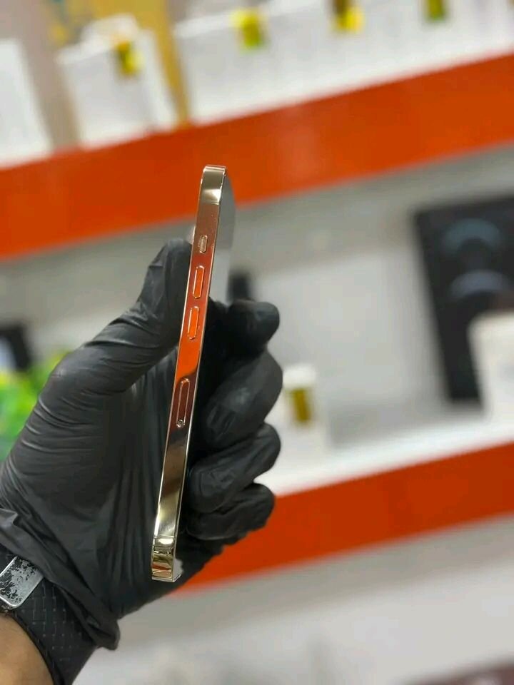 iPhone 14 Pro Max doré