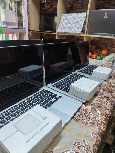 Macbook pro i7  sac et pod kdo
