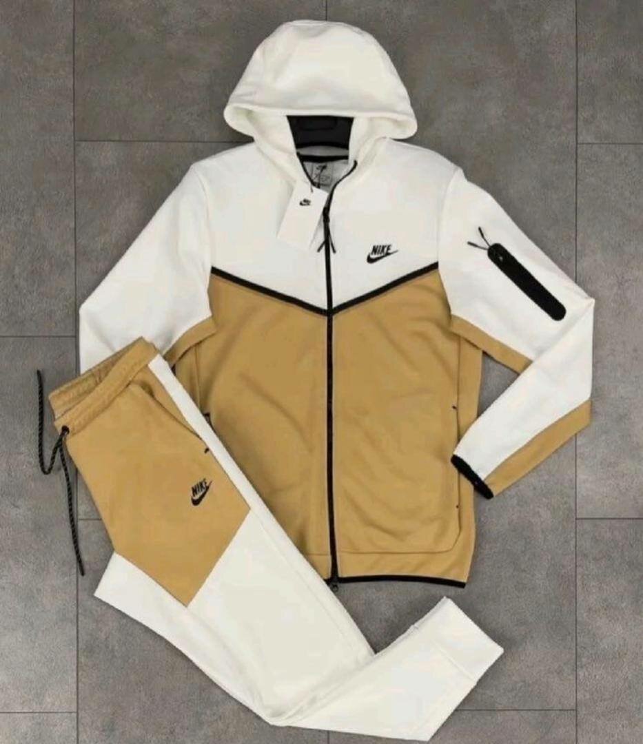 Ensemble survêtement Nike pour homme
