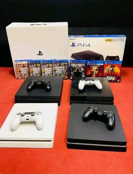 Pack Console PS4 avec Jeux