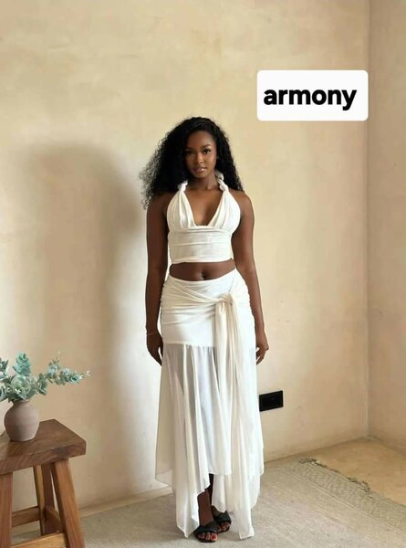 Robe Découpée Élégante