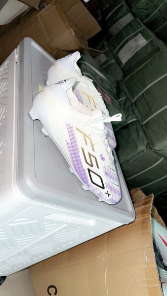 Chaussures de Football F50