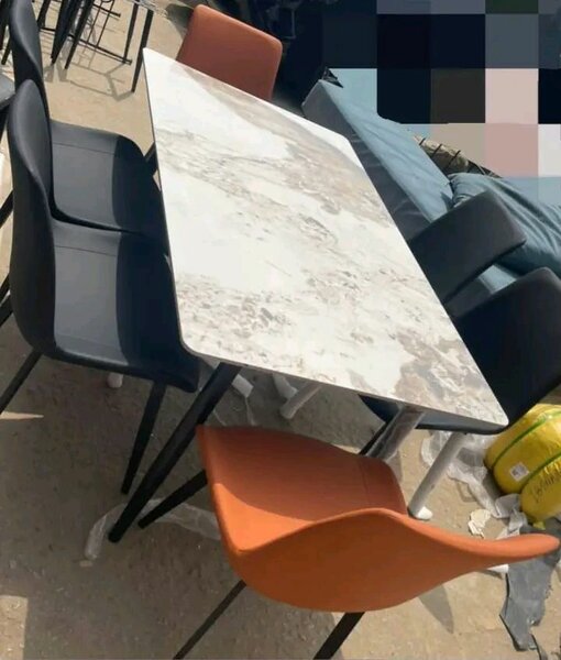 Table à manger design moderne