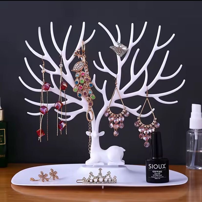 Arbre porte-bijoux élégant