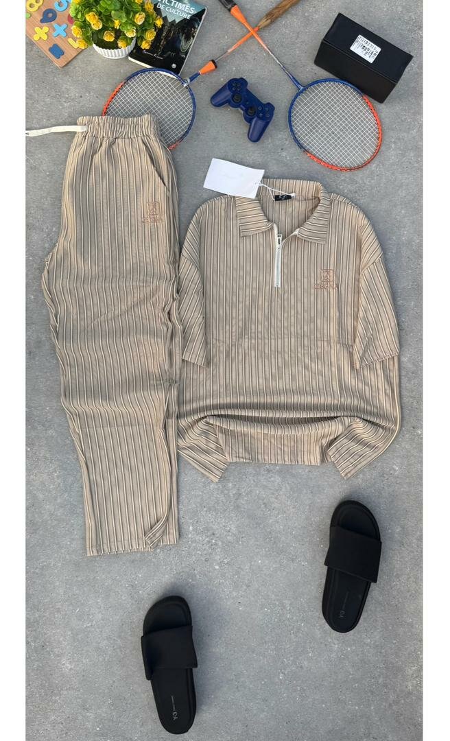 Costume décontracté rayé