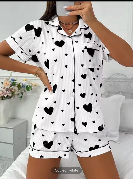 Pyjama à cœurs féminins