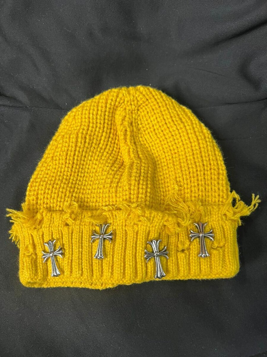 Bonnets en tricot style croix