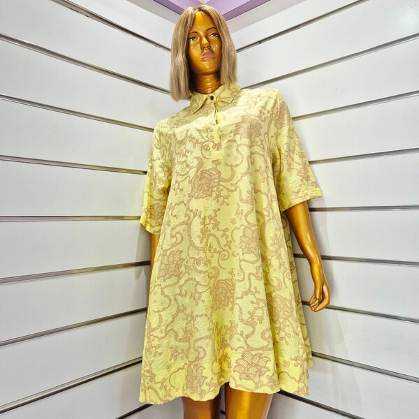 Robe Chemise Boutonnée Élégante