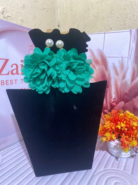 Boucles d'oreilles élégantes dorées