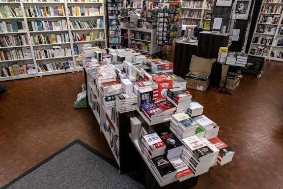 Roman captivant "Rebelle"