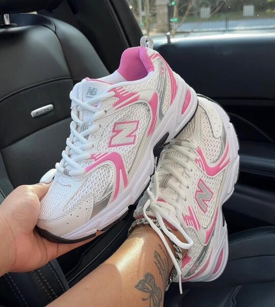 Baskets Asics roses