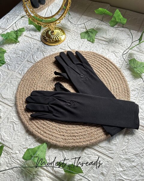 Gants noirs élégants pour femmes modestes