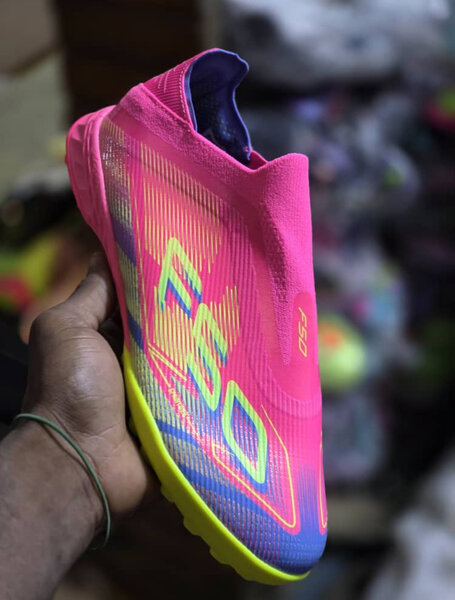 Chaussures de foot F50