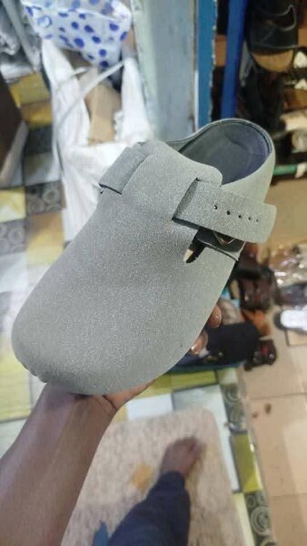 Sabots en daim unisexes