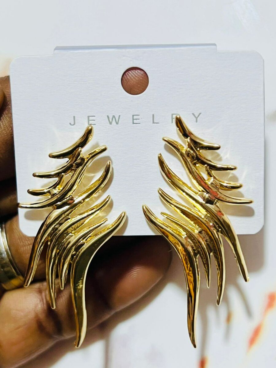 Boucles d'oreilles dorées élégantes