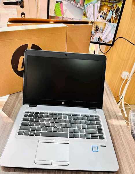 HP Laptop Performant et Élégant