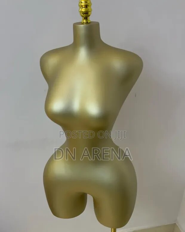 Mannequin de couture moderne