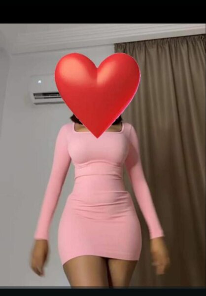 Robe moulante à manches longues