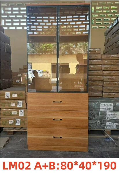 Vitrine en bois moderne