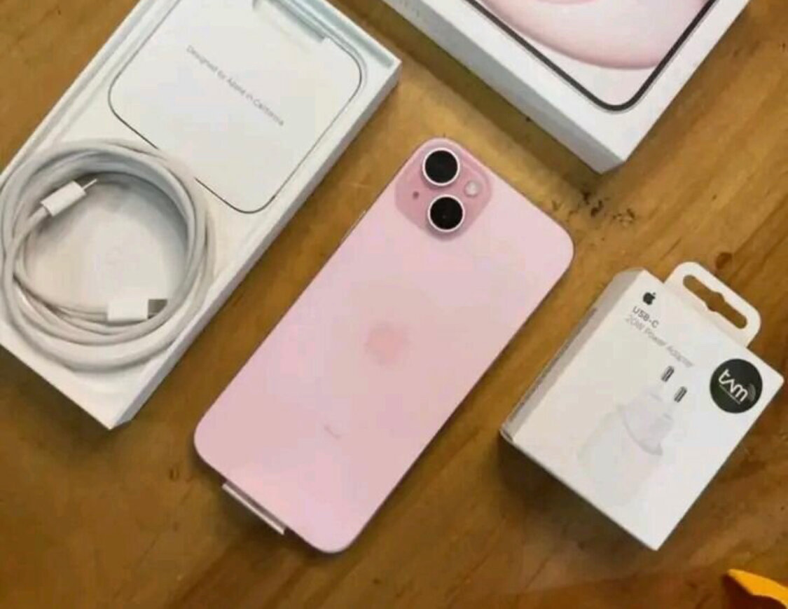 iPhone 15 simple rose