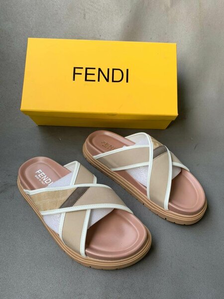 Sandales de marque élégantes