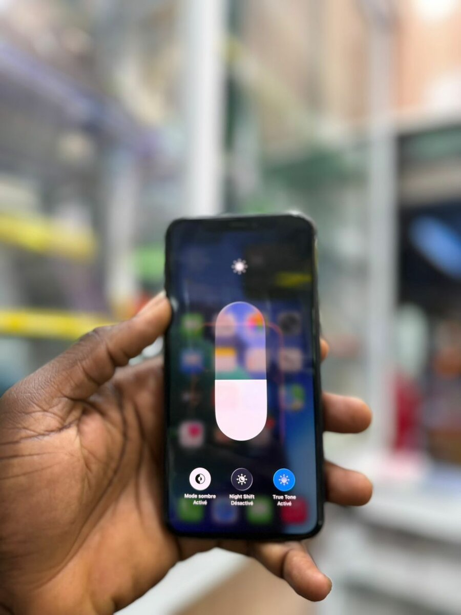 iphone 11 pro 64Go tout passe