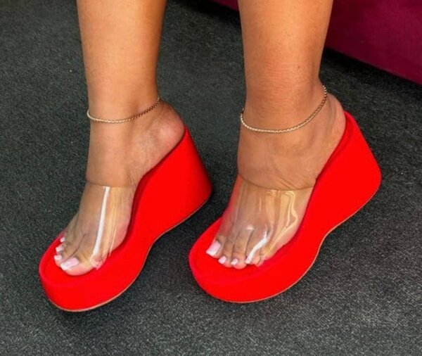 Sandales à talon compensé rouge