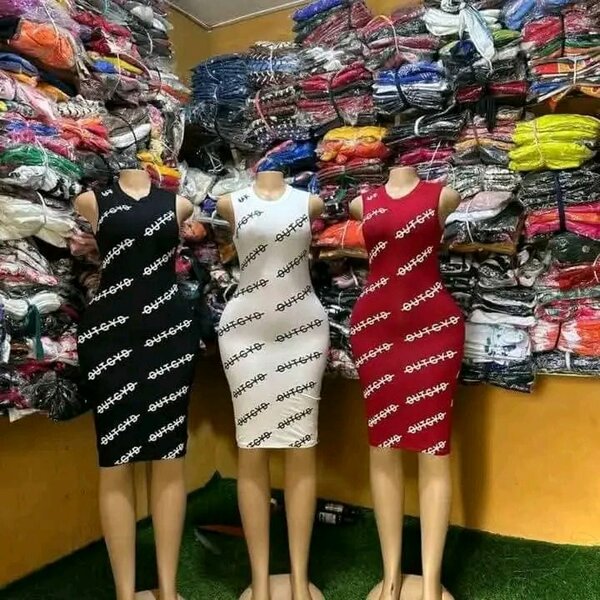 Robe moulante en coton imprimé