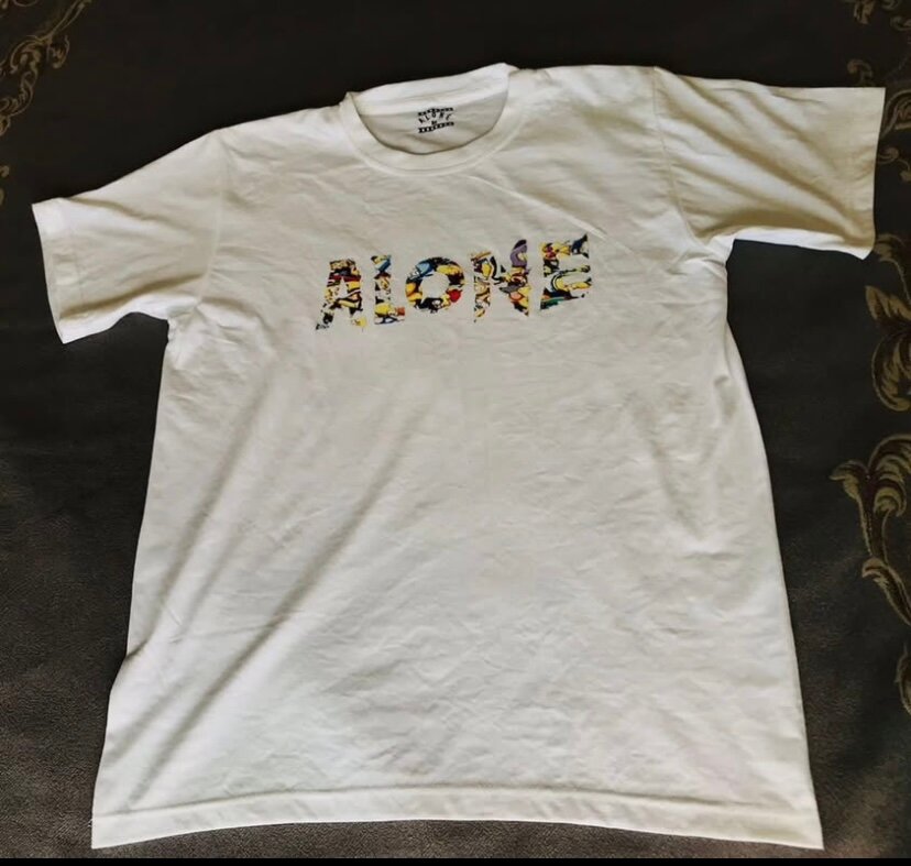 T-shirt imprimé "Alone"