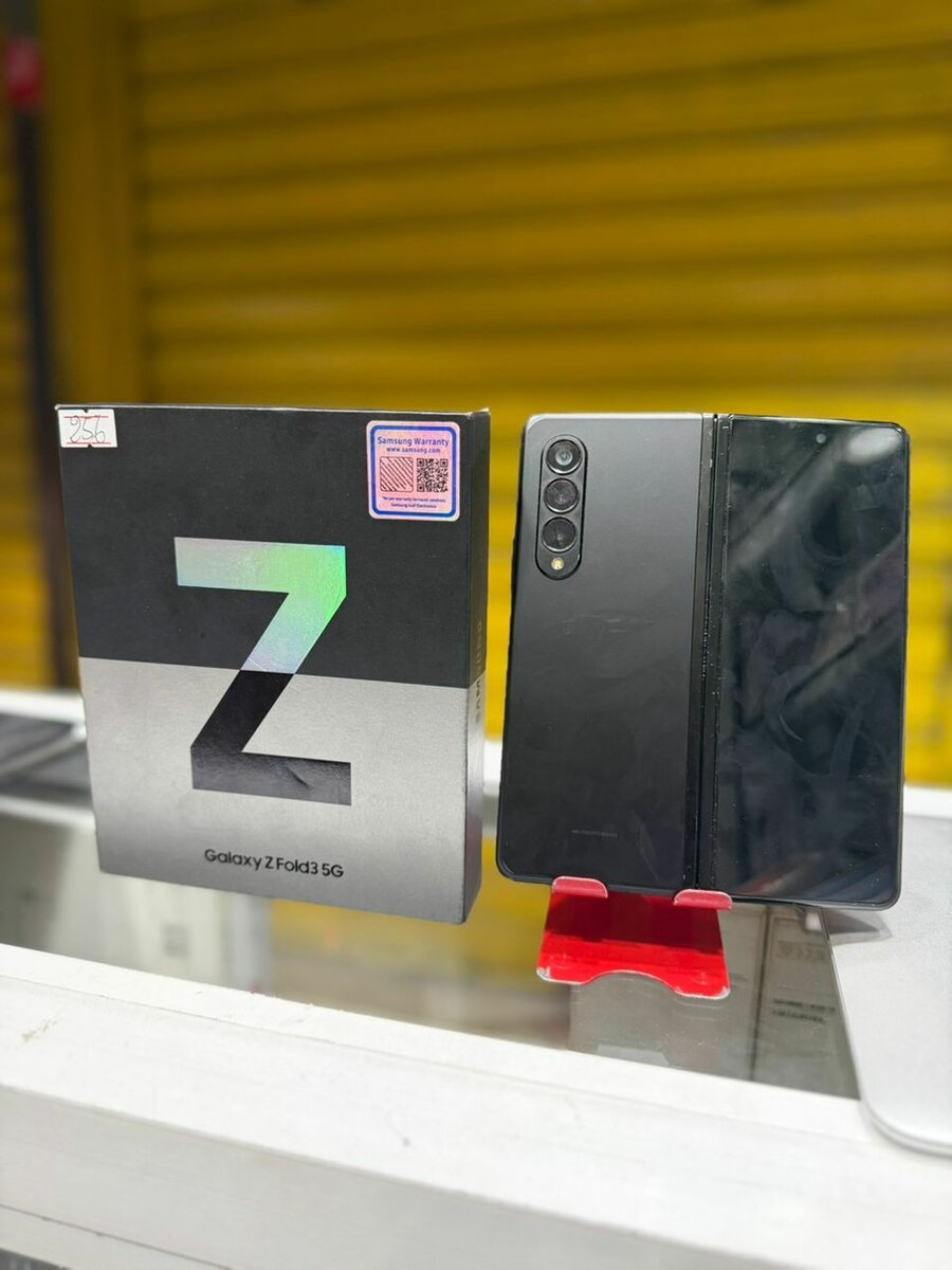 Samsung Z Fold3 2nd main