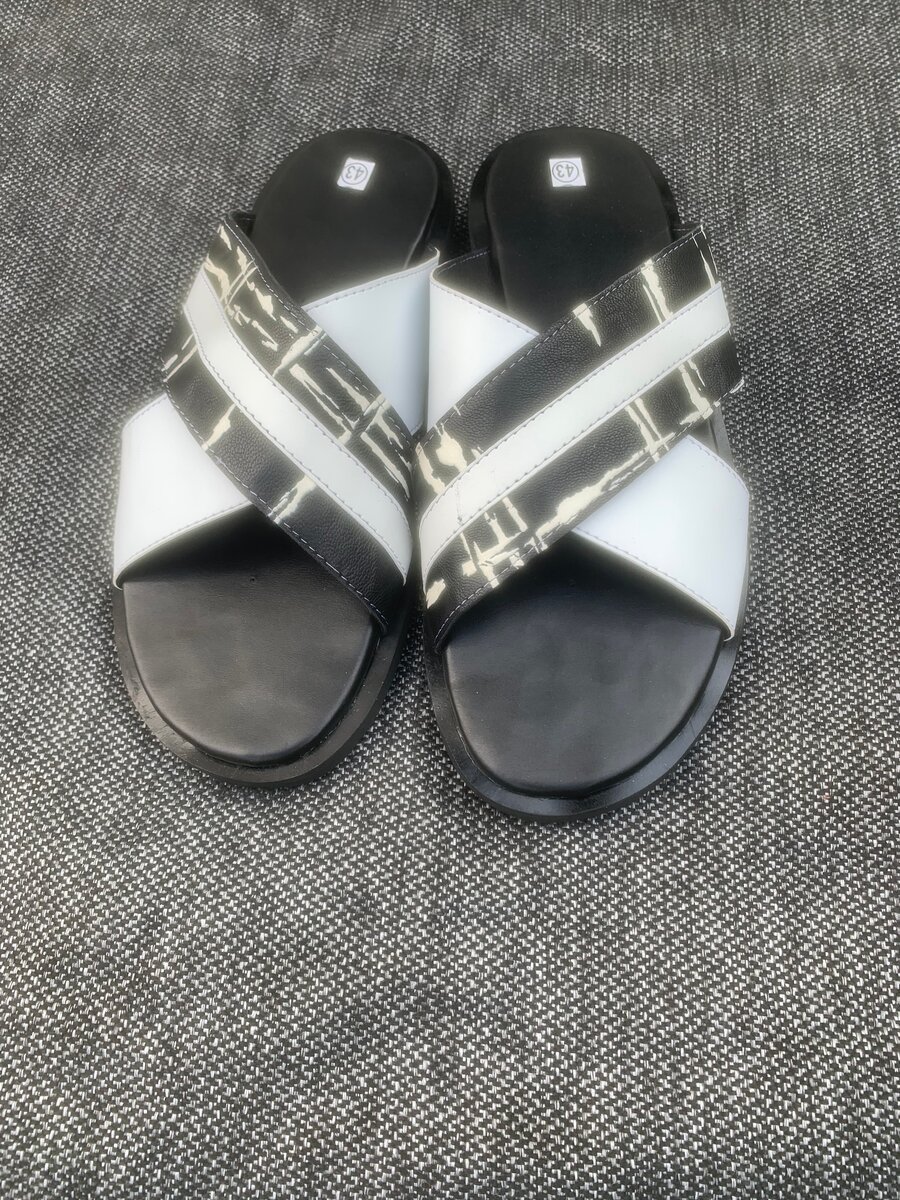 Sandales croisées en cuir